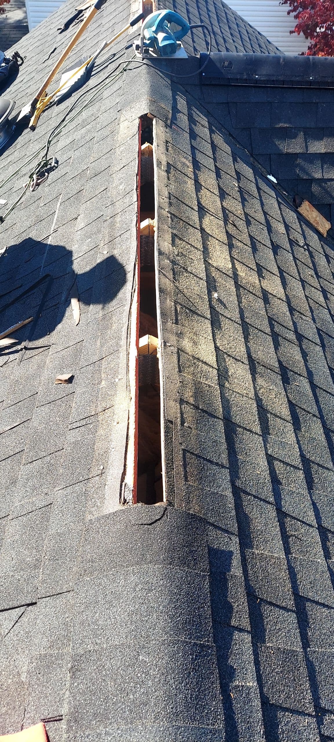 Gallery photos for Enhancing Roof Ventilation with Ridge Vent Installation: Image #2