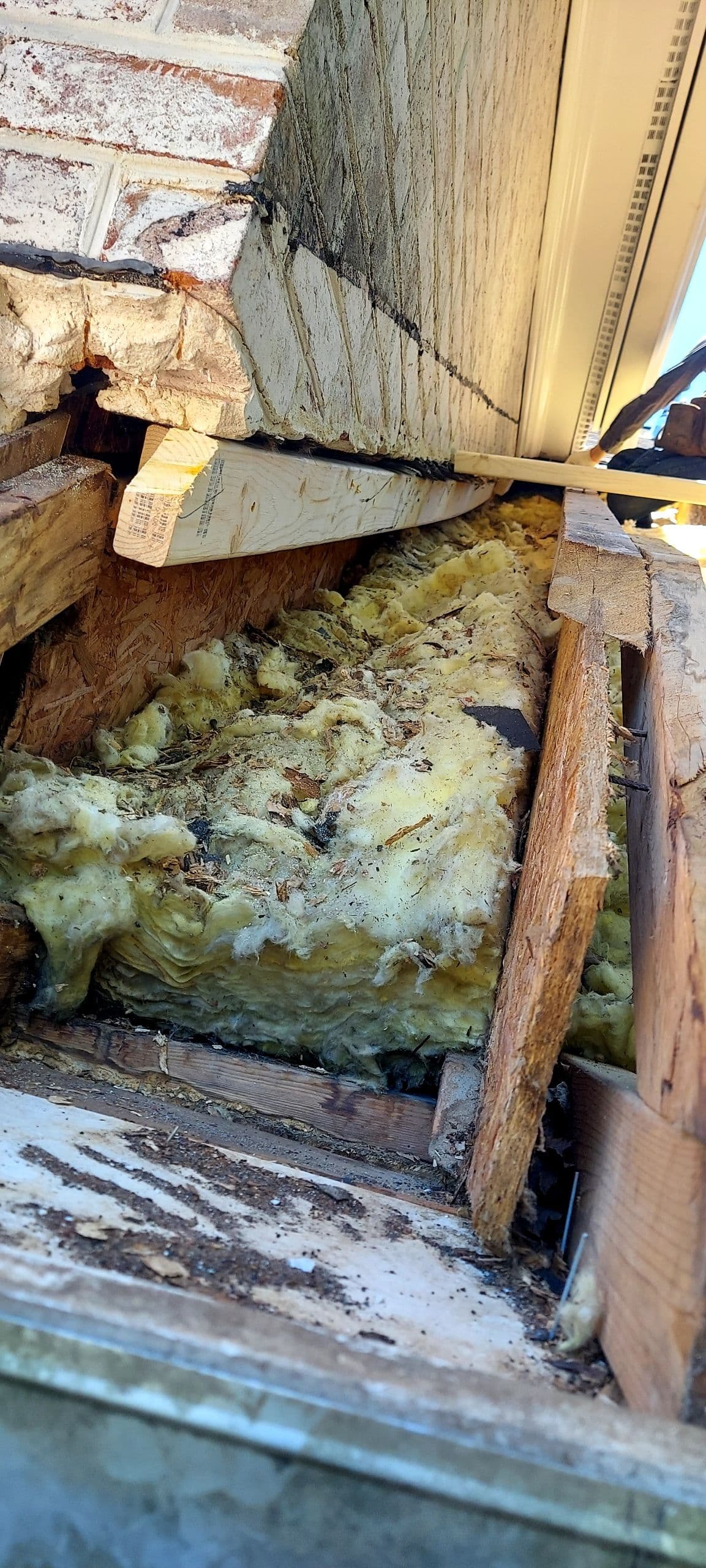 Older Arlington VA Homes Hide Roof Problems Like This image