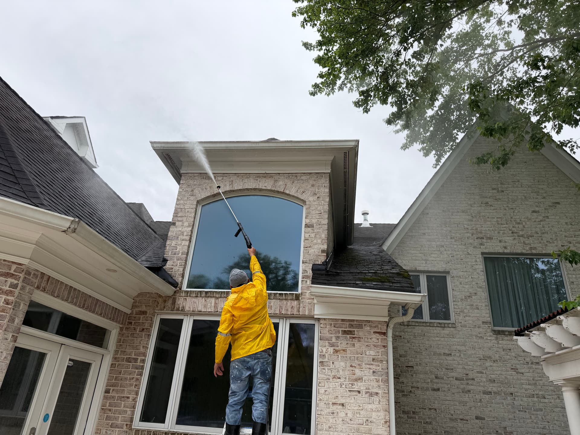 Gallery photos for Full Exterior House Washing on a Northern Virginia Estate: Image #3